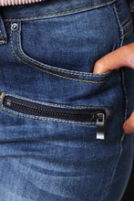 Distressed Pocket Zipper Skinny Jeans